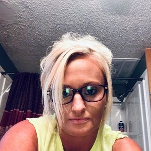 Meet your Posher, Kristin